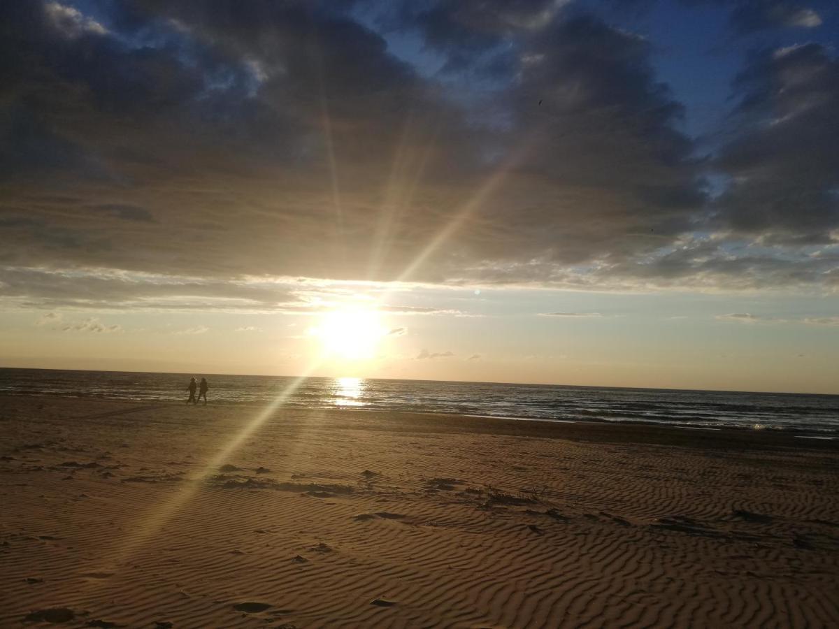 15 Minutes From The Beach And City Center 7 Minutes From The Airport Riga Exterior foto